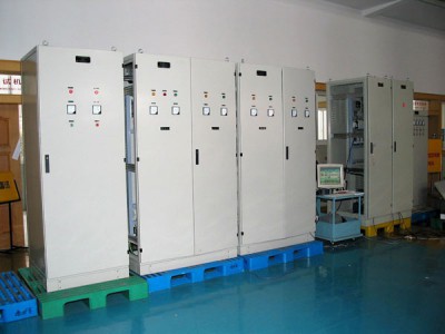 Taller de montaje de armarios eléctricos