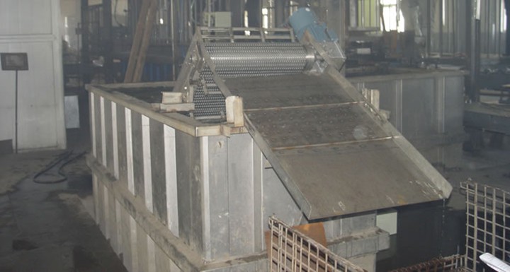 Línea de galvanizado de conexiones eléctricas y piezas de sujeción